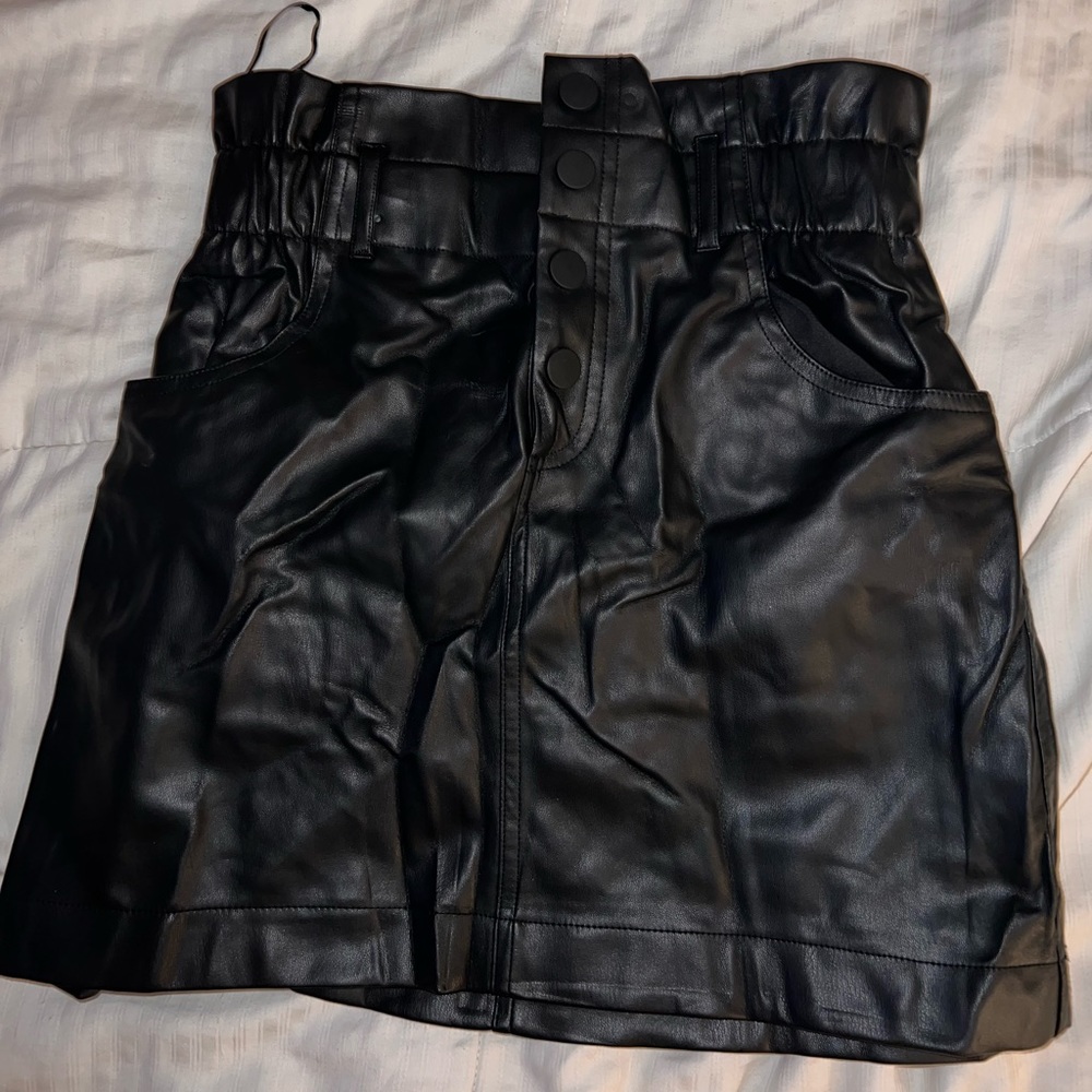 Zara women’s faux leather skirt size small